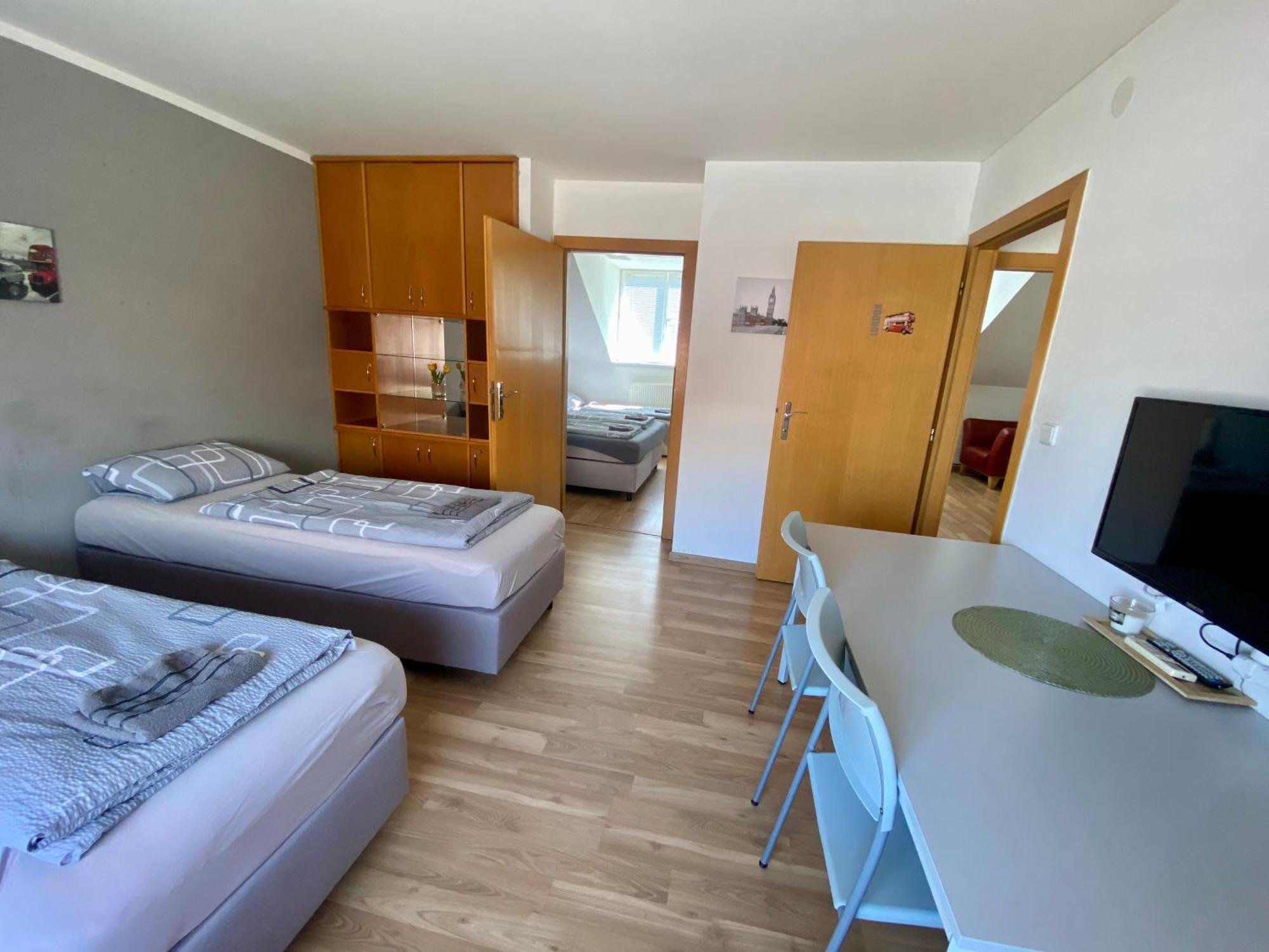 3-Bedroom Apartment In Rajhrad, With Kitchen, 2 Bathrooms, Parking Esterno foto